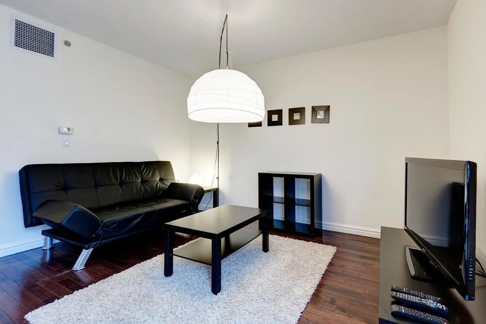 Bleury Furnished Suites by Hometrotting