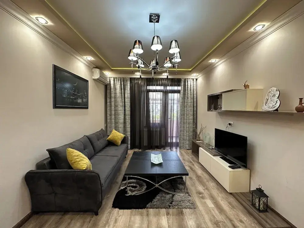 Apartment by Luxe Group MA777