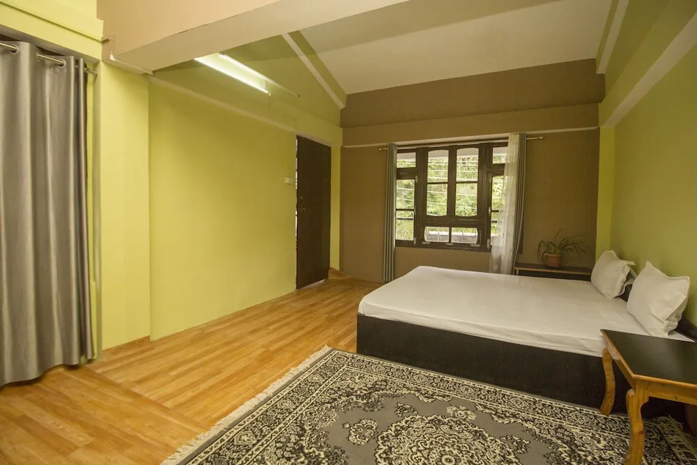 Spot On 61318 Plato Homestay