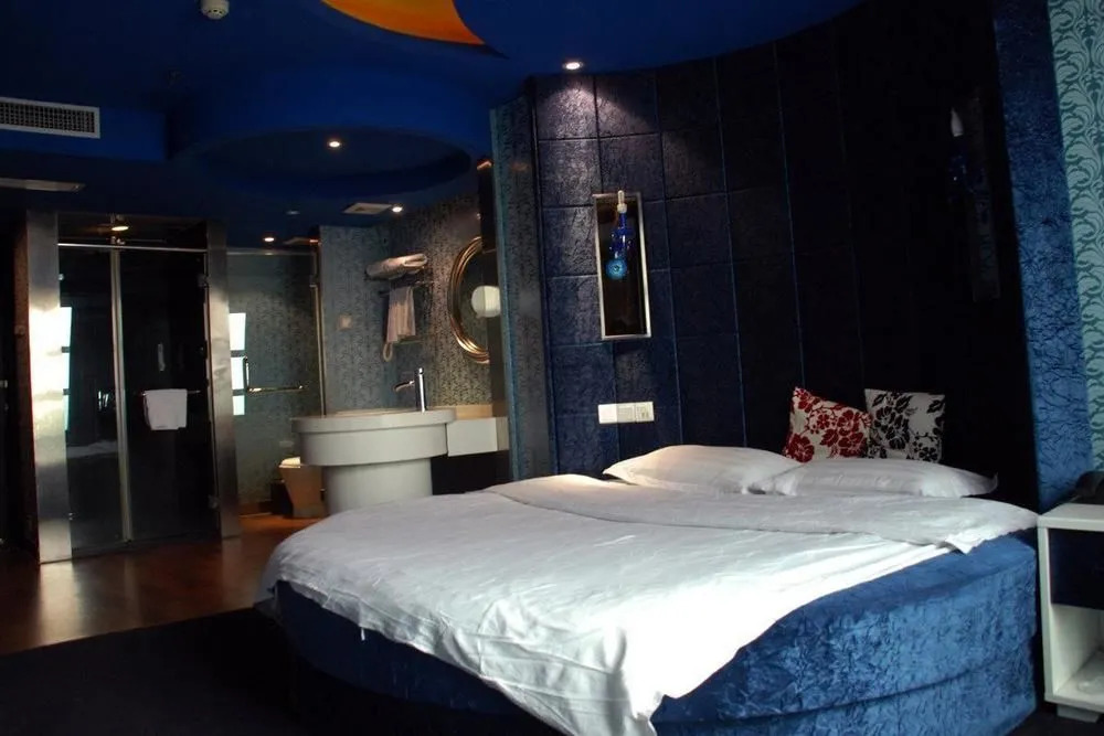 Ningbo Qingcheng Fashion Hotel