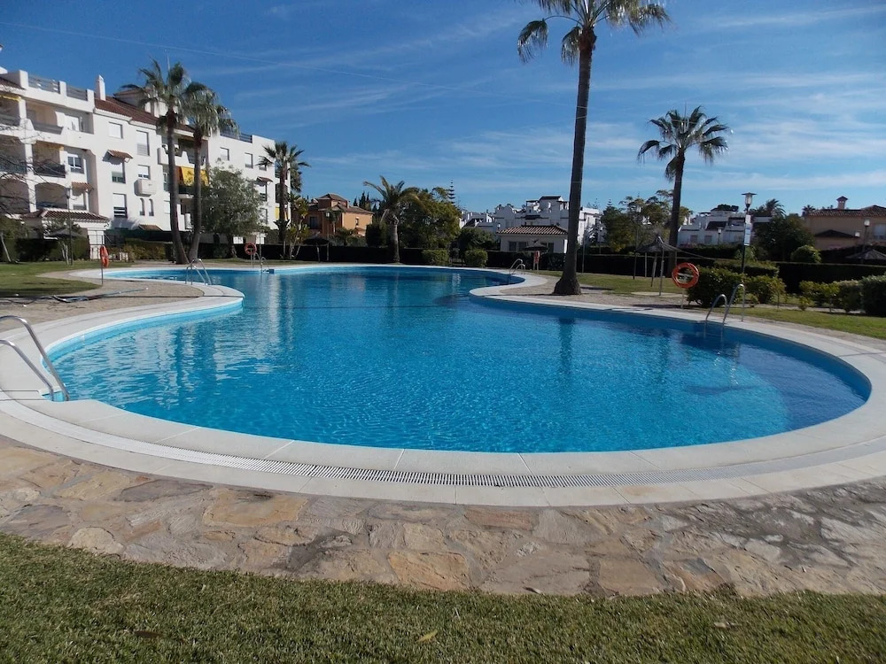 Beachside Apartment Near Puerto Banus