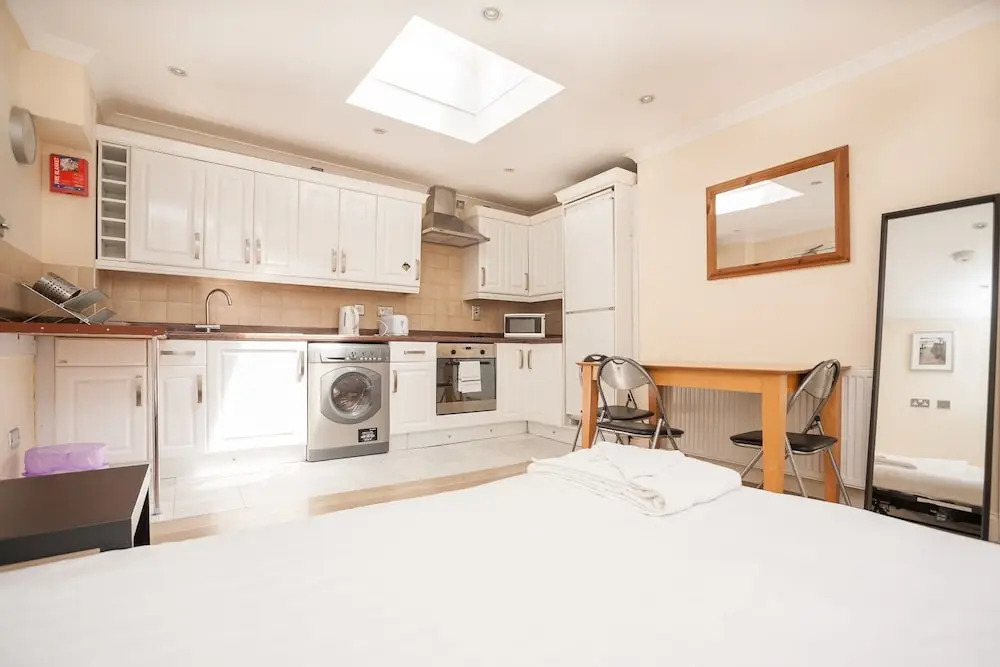 Apartment 123 Broadley