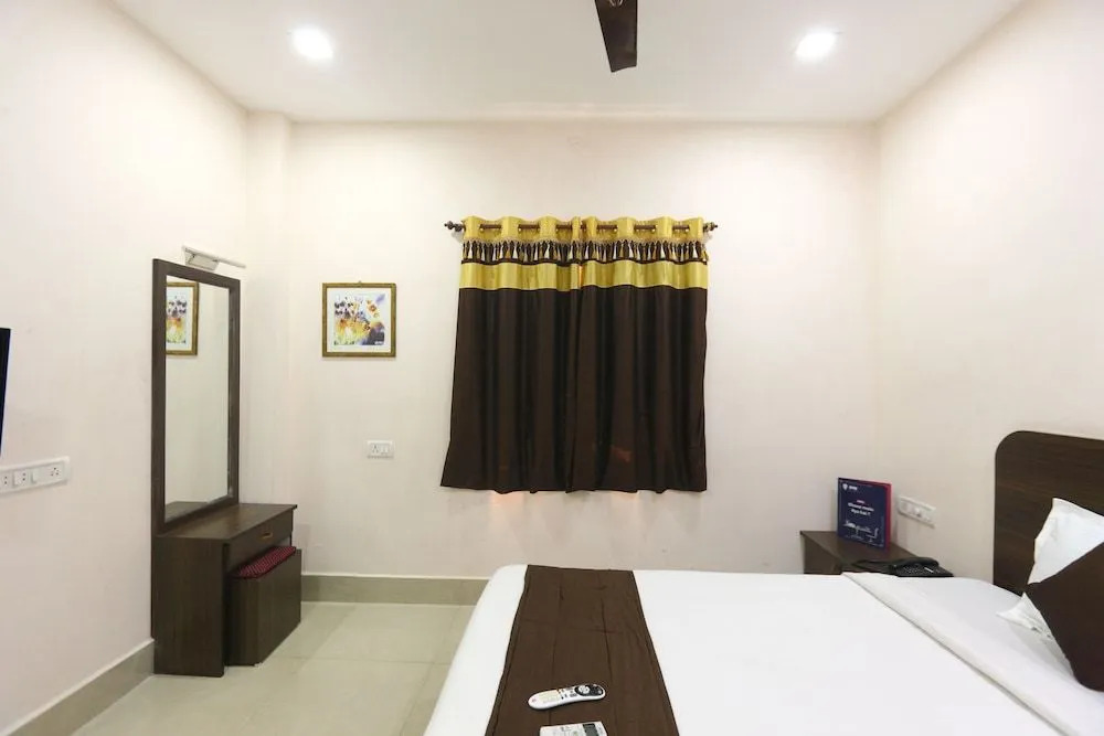 OYO Flagship 1246 Raaj Residency