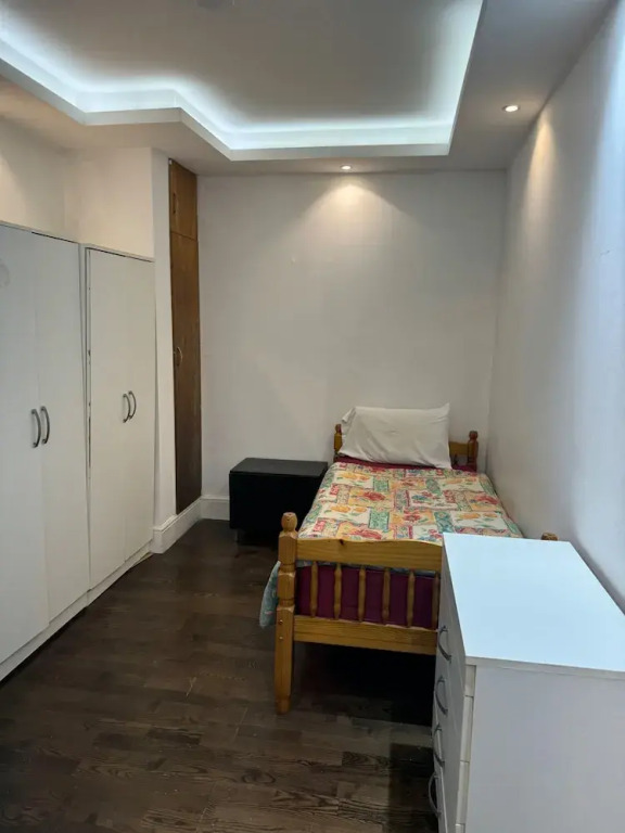 3 Bed Flat - Sleeps 5 - Wifi