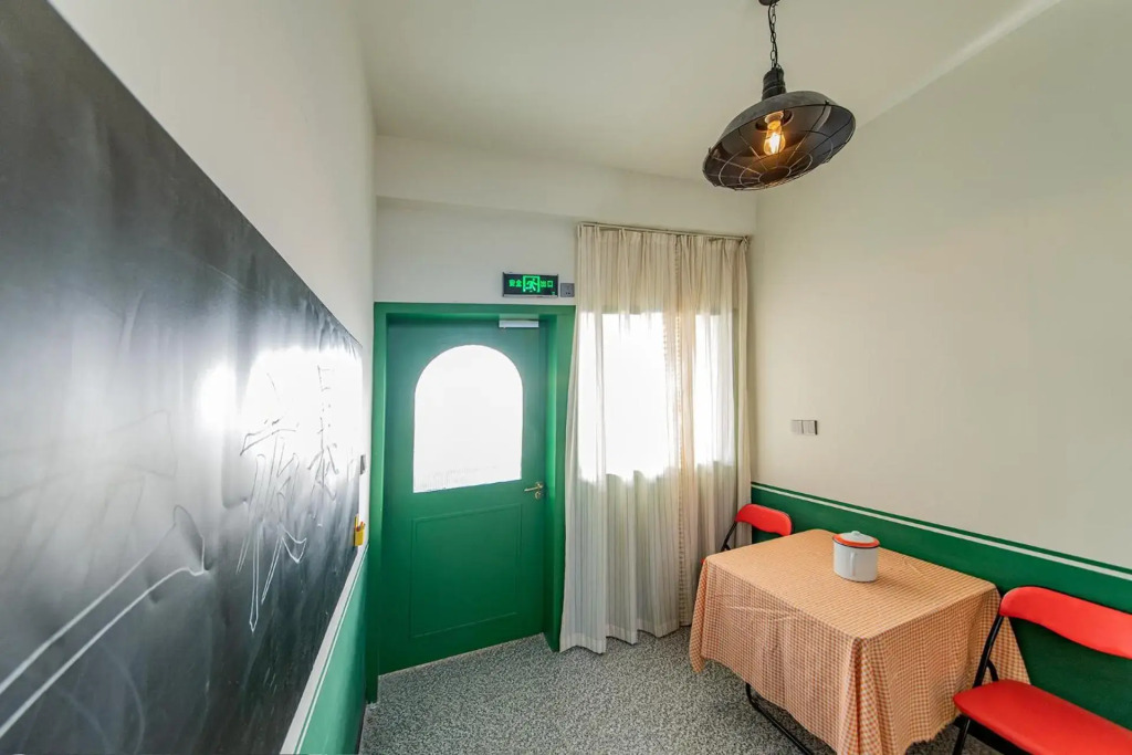 Locals Apartment Inn 16