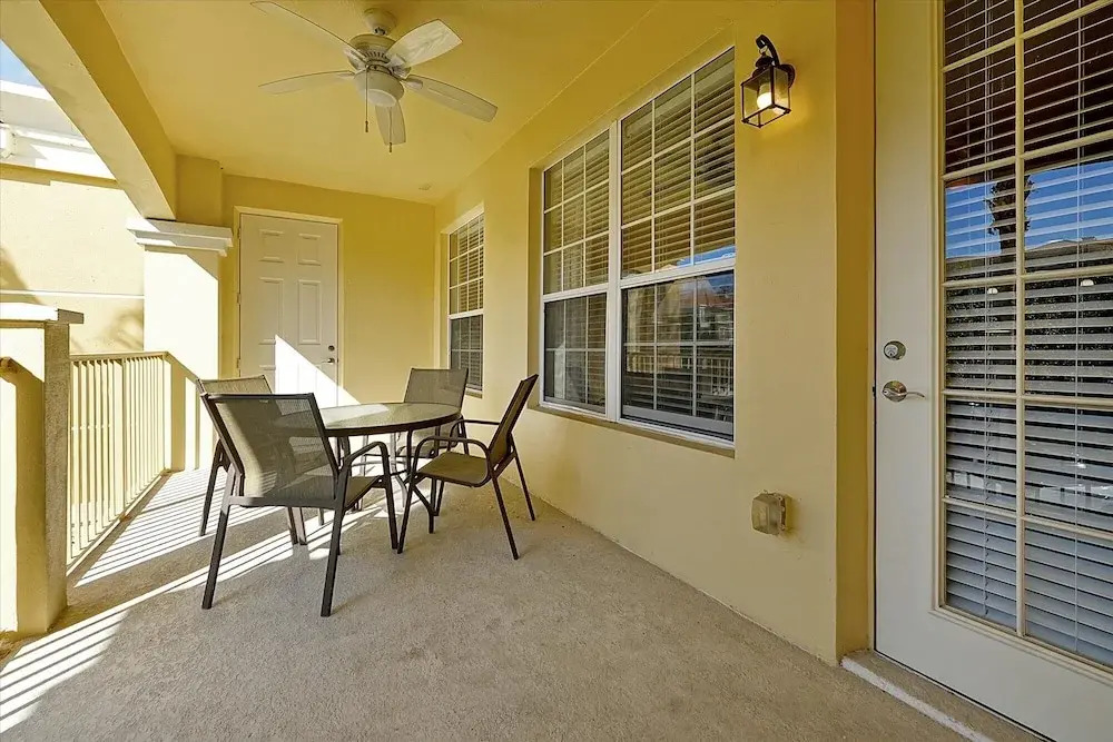 Gorgeous 3 Bed Lakeview, Vista Cay - 1010