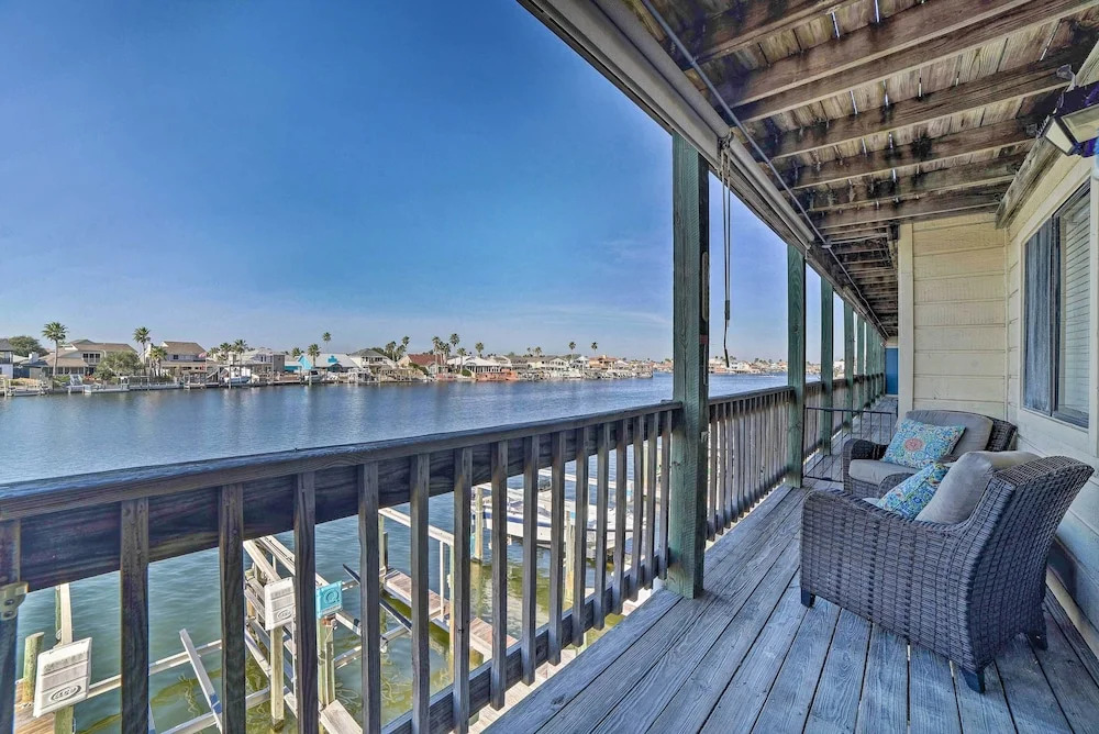 Chic Waterfront Condo w/ Private Boat Dock!