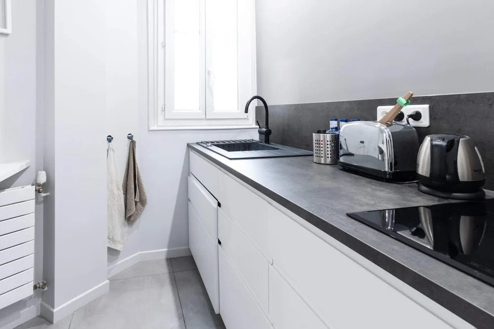 Nice Cozy Apartment on the Slopes of Montmartre