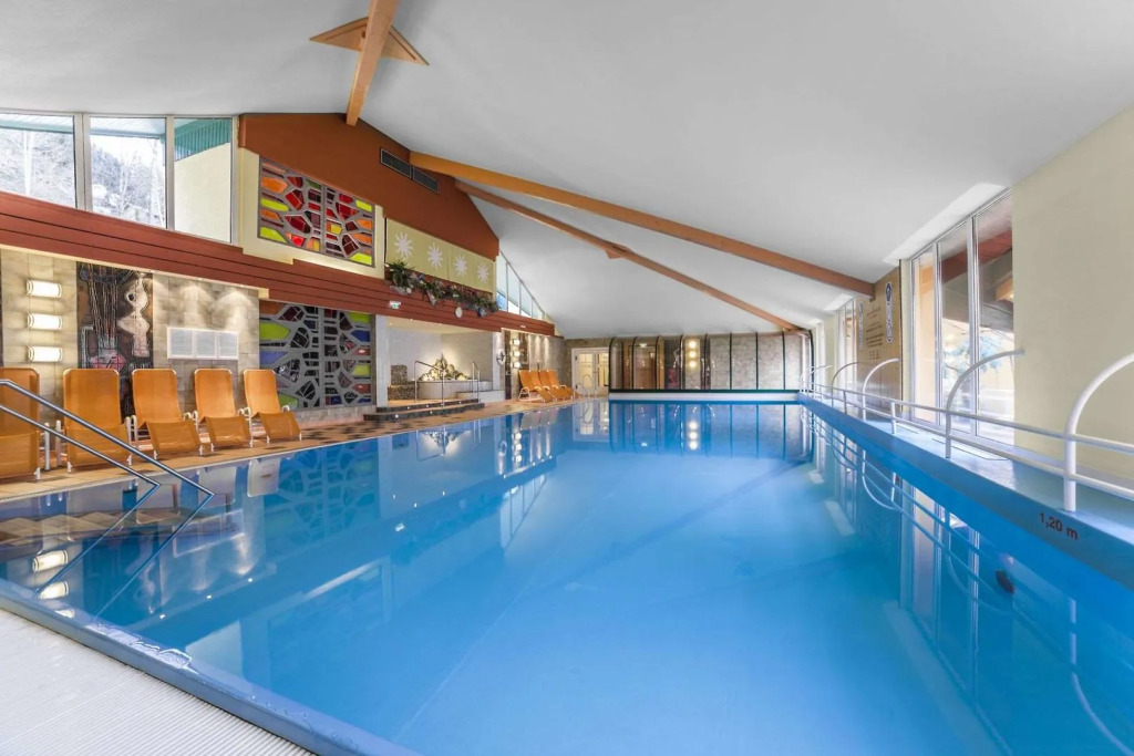 Alpine Club Resort