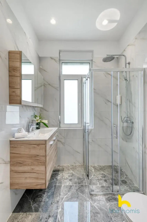 Contemporary 2-BDR APT near Kalimarmaro & Alsos Park!