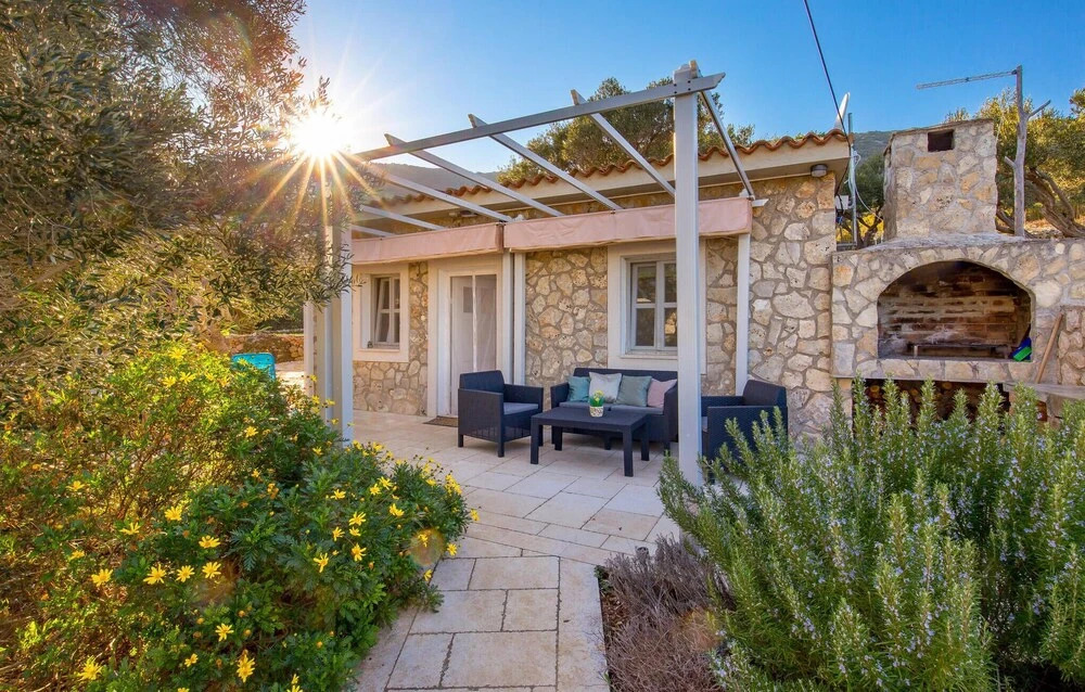 Nice Home in Sveti Jakov With Wifi and 2 Bedrooms
