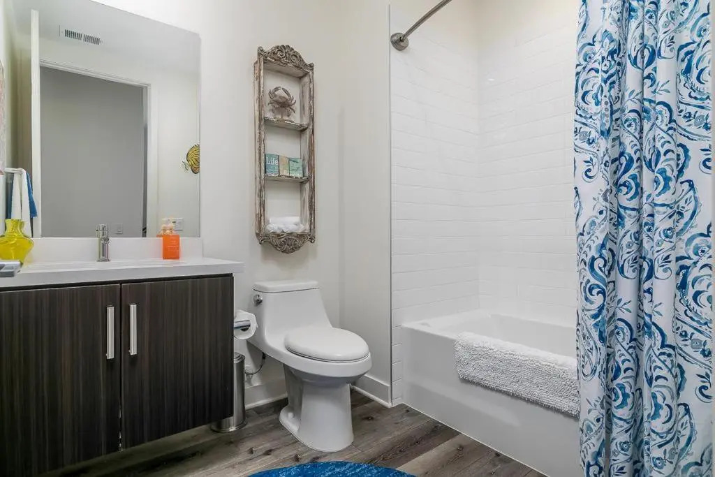Ocean View 3 Bedrooms Condo, just steps from the park, pier & water!