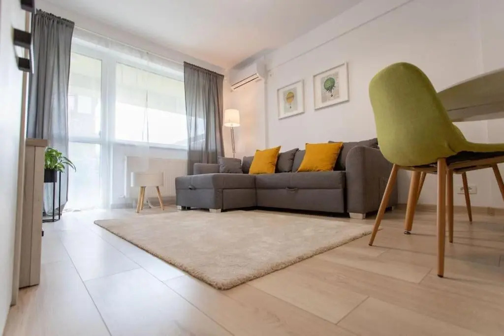 Amazing Apartament with Garden / Bucharest Airport Henri Coanda
