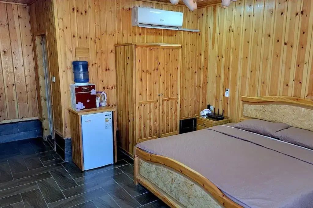 atoom lodge
