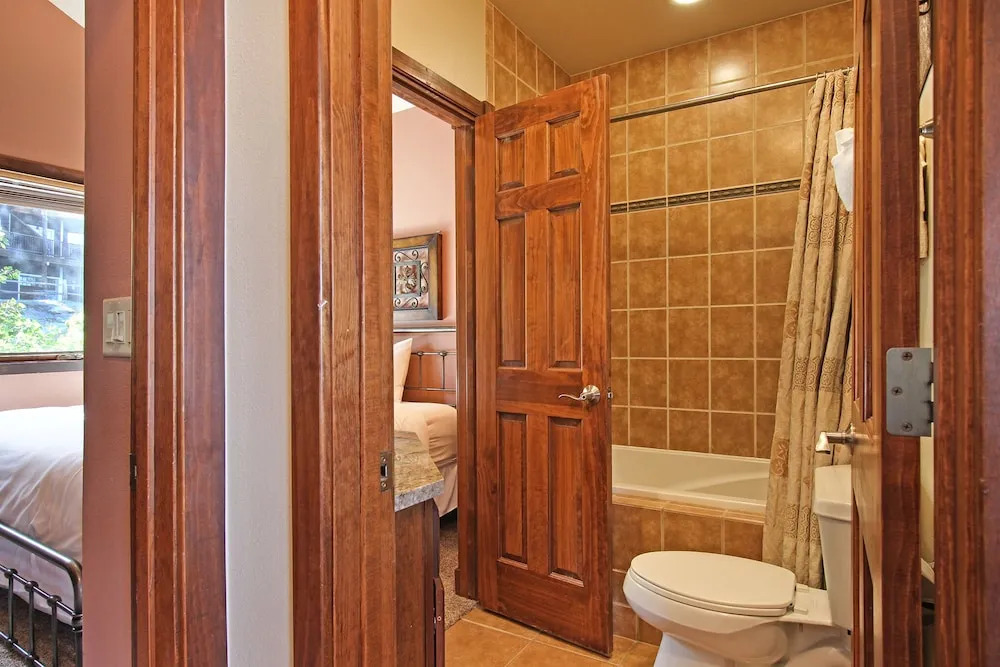 Mount Chiquita 10a 2 Bedroom Condo by RedAwning