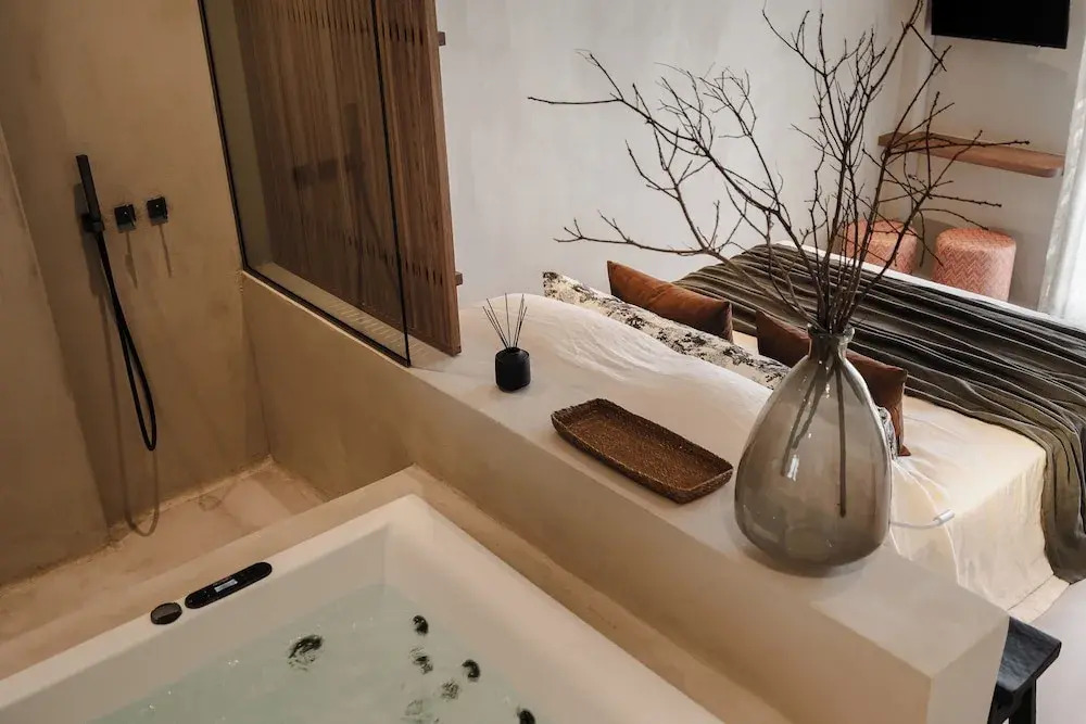 Tesoro Elegant escapes- suites