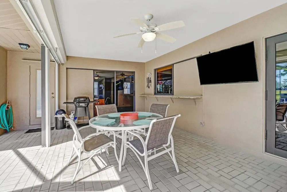 1410 SW 18th Ter