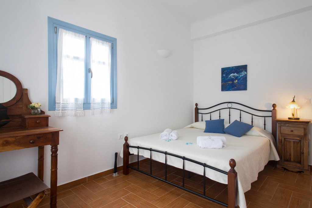 Kalypso Houses-Daphne, Sunny House For 6 Pr. Pool.