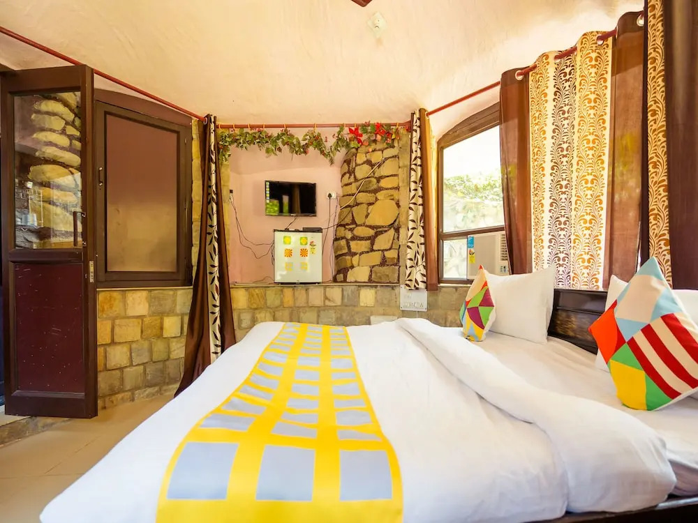 OYO 13227 Home Peaceful 1BHK Mussoorie Bypass