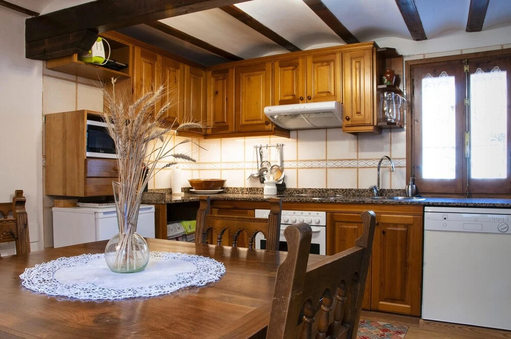 House With 4 Bedrooms in Anciles, With Wonderful Mountain View, Furnished Balcony and Wifi Near the Slopes