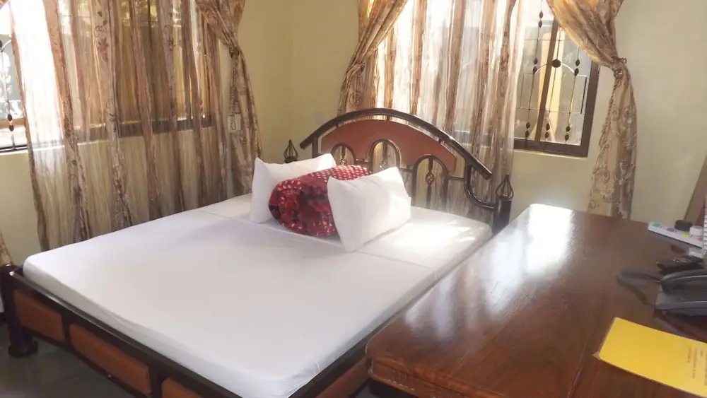 Oneira Hotel