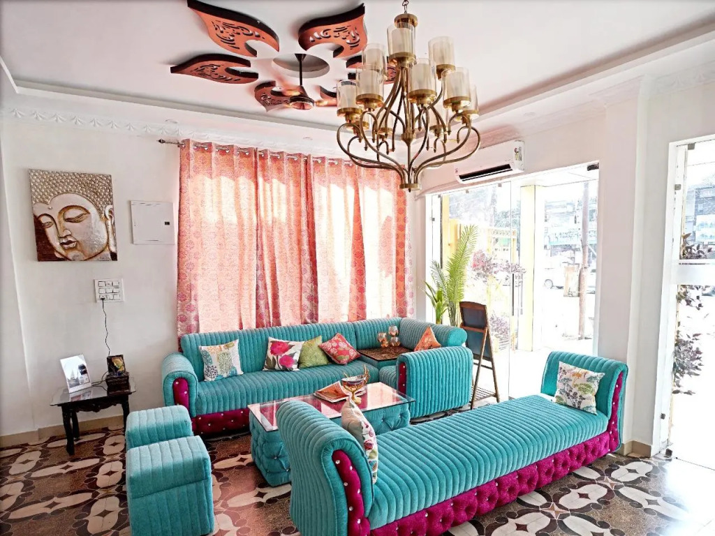 The Neeraj Palace