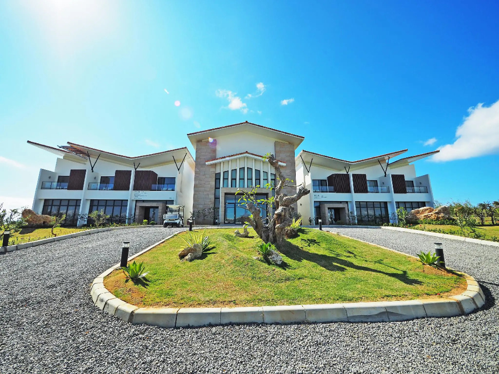 SkyBay Club-Silver Pavilion