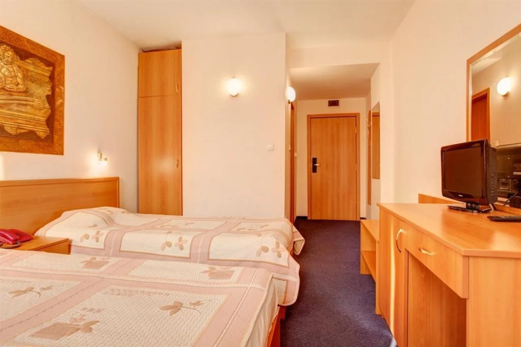 Central Plaza Hotel