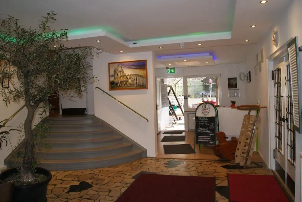 SILONCE Hotels & Restaurant
