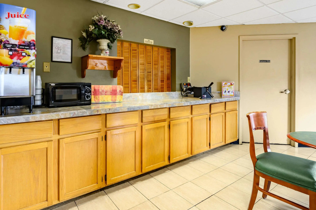 Econo Lodge Athens I-65