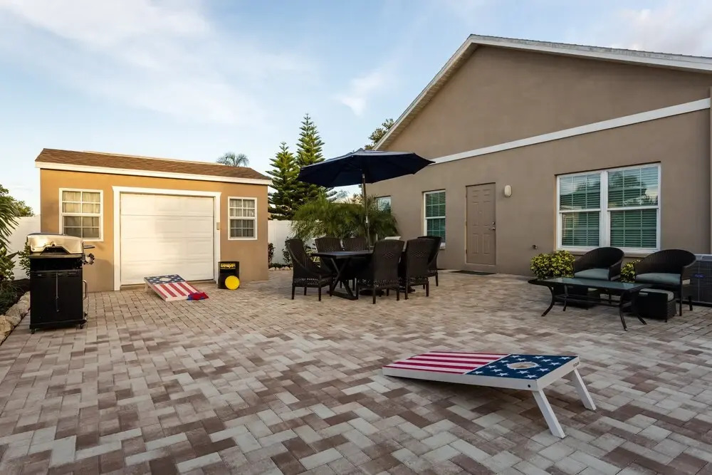 Pinecraft Glory ~ 15 Minutes To Siesta Key