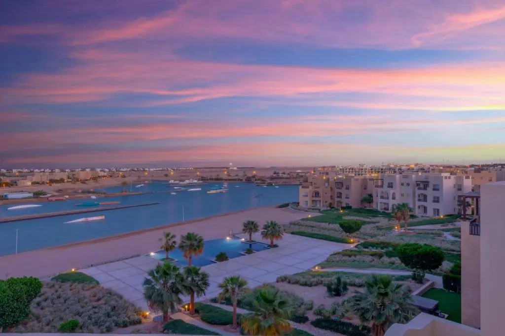 Sunny 2 Bedroom + Private Roof Terrace Lagoon View