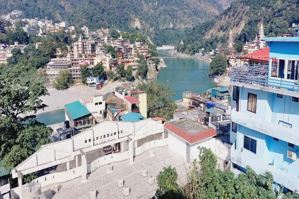 Trinetra Guest House