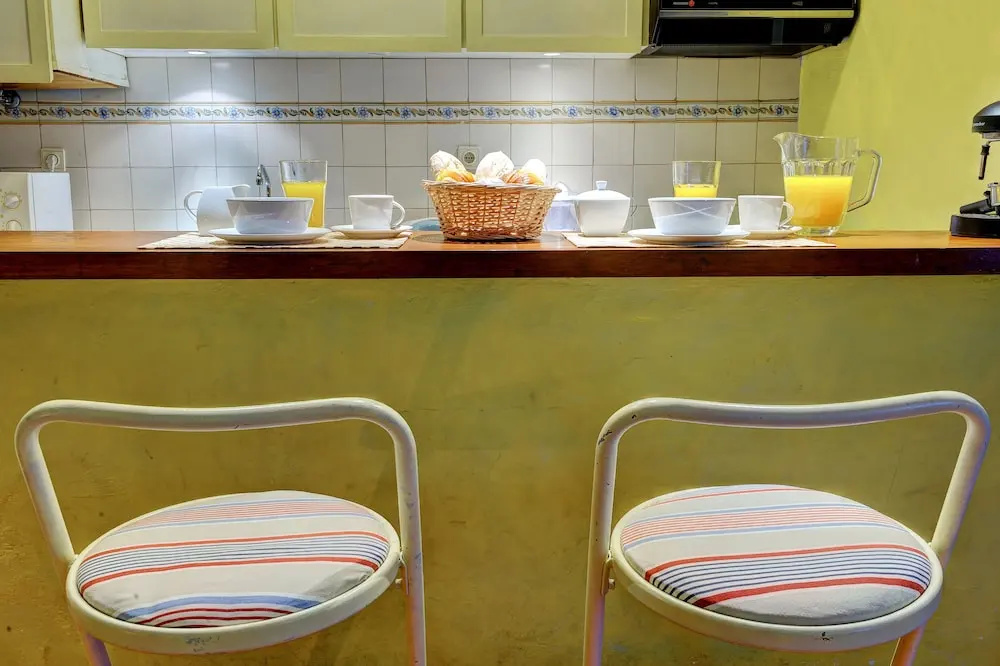 Independent Apartment n 2 in an Old Mansion Located by the Mouth of Douro River