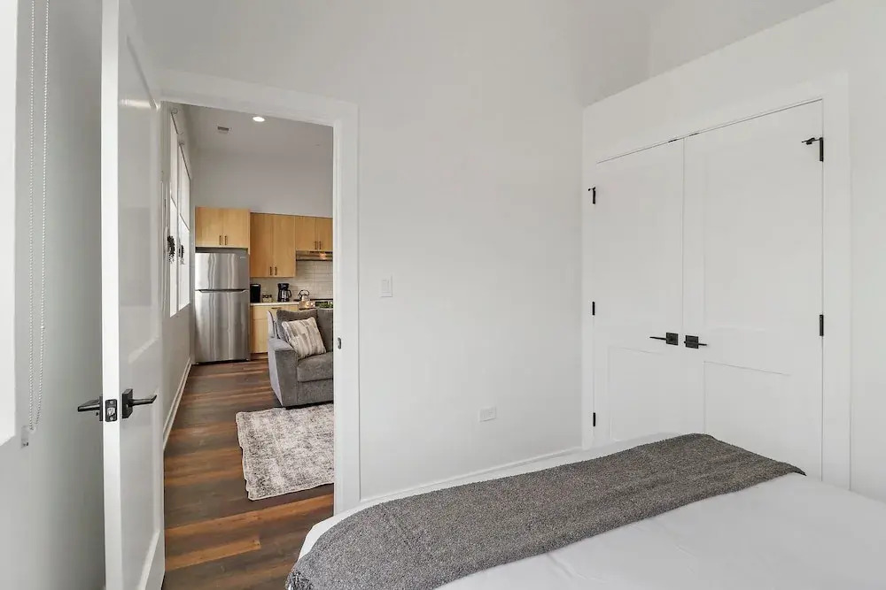 Stylish 4BR Stay - State rep