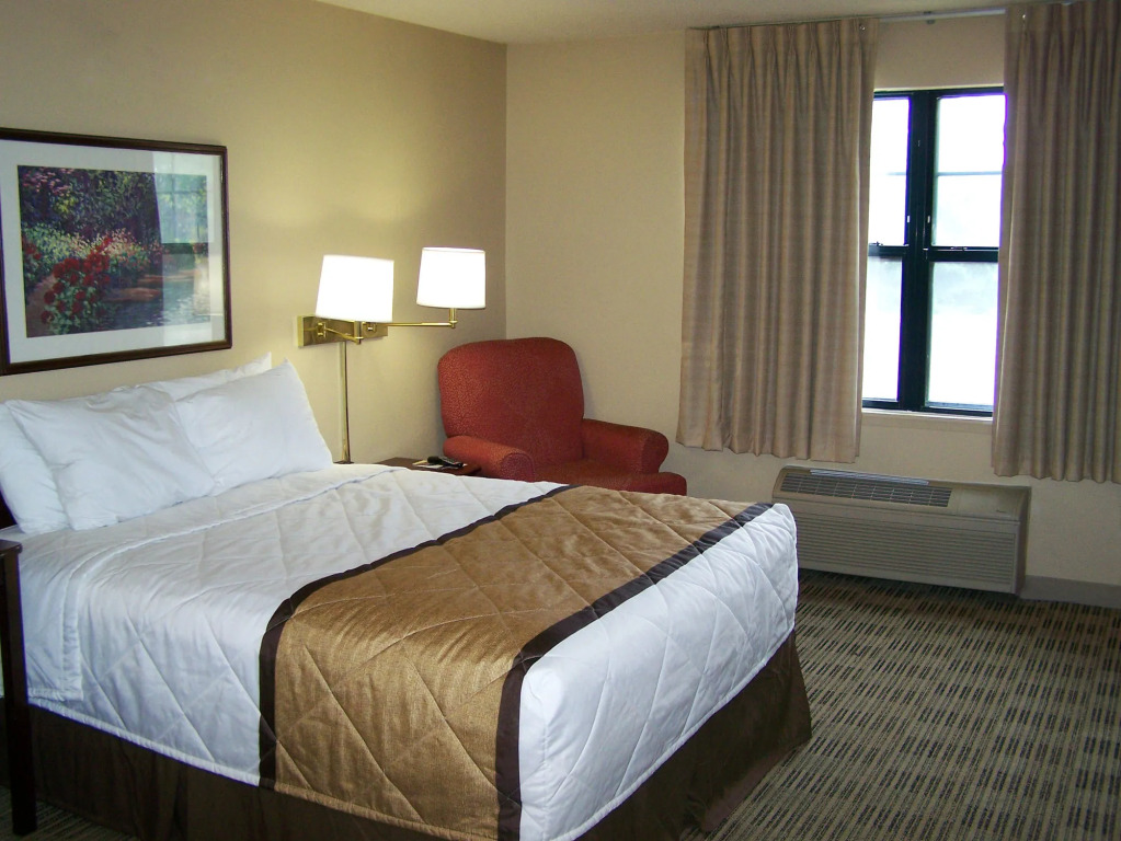 Extended Stay America Suites - Minneapolis - Maple Grove