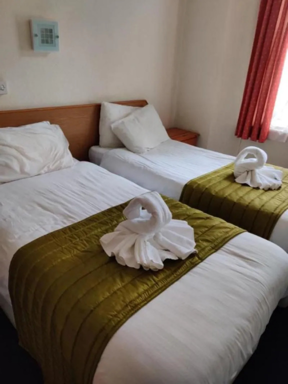 Inglewood Palm Hotel