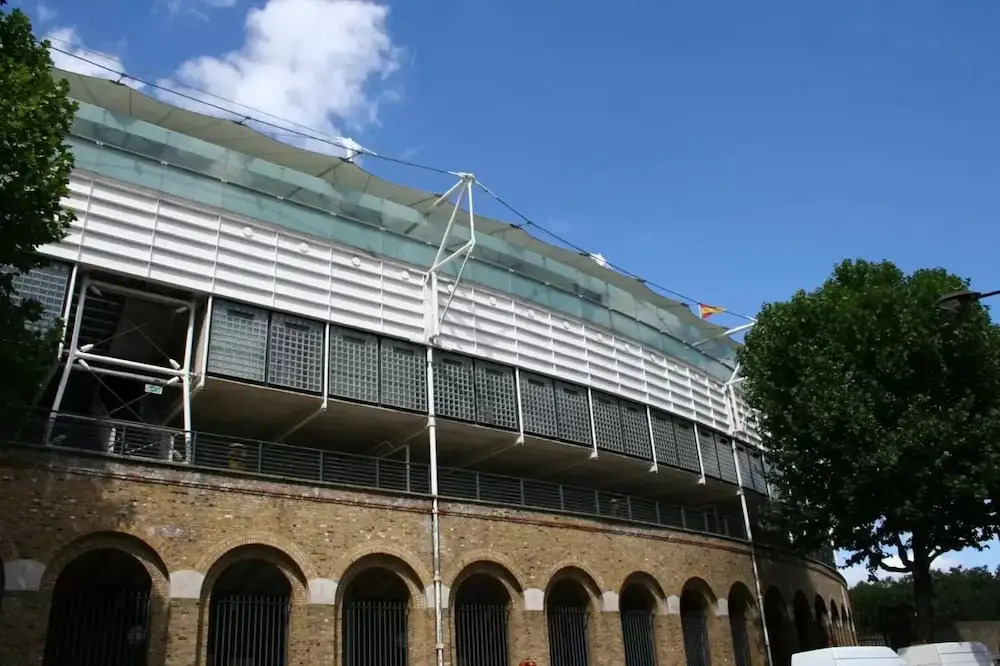 Modern 2 Bedroom Flat with A/C in Westminster