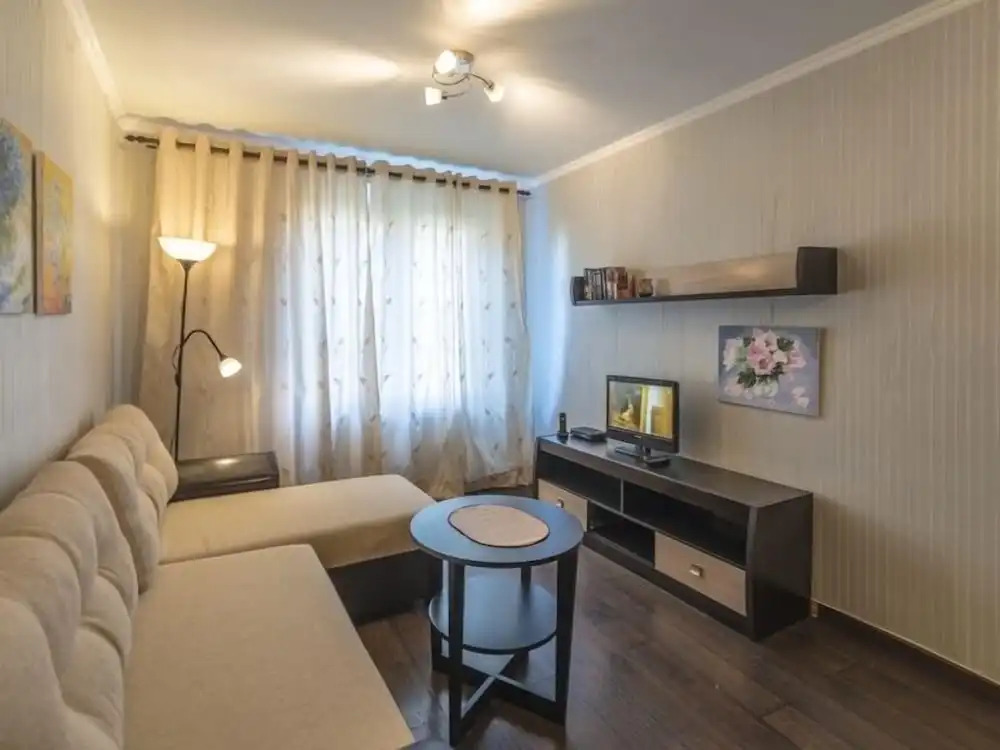 Апартаменты, ул. Парферова, 10