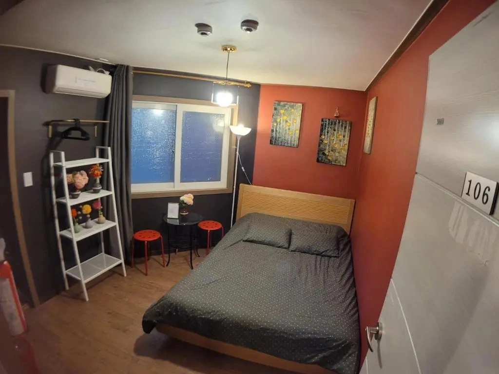 Olive Hostel W