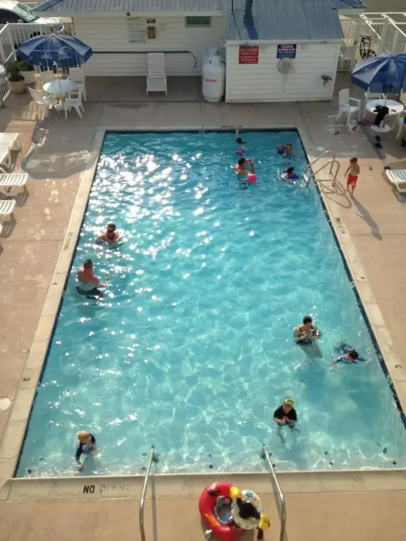 Thunderbird Beach Motel