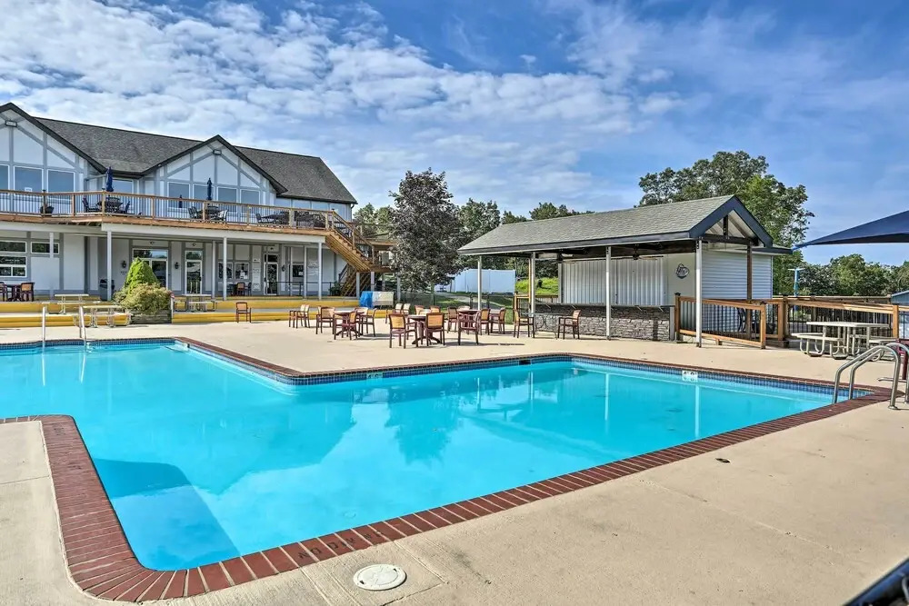 Gorgeous Bushkills Lodge w/ Pool Access!