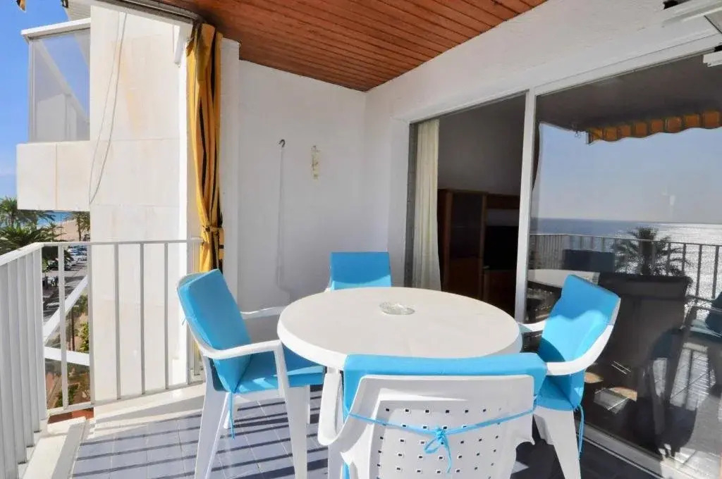 Rental Apartment Evamar - Lloret De Mar 3 Bedrooms 6 Persons - Pop 17469