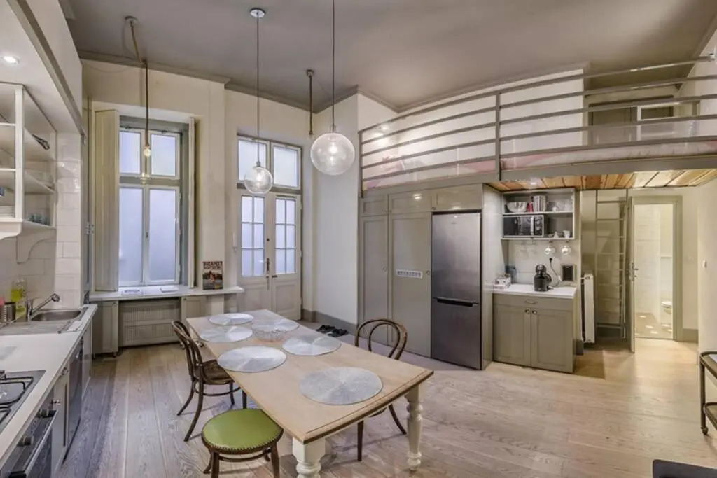 Your Private Parliament View In The Lap Of Luxury