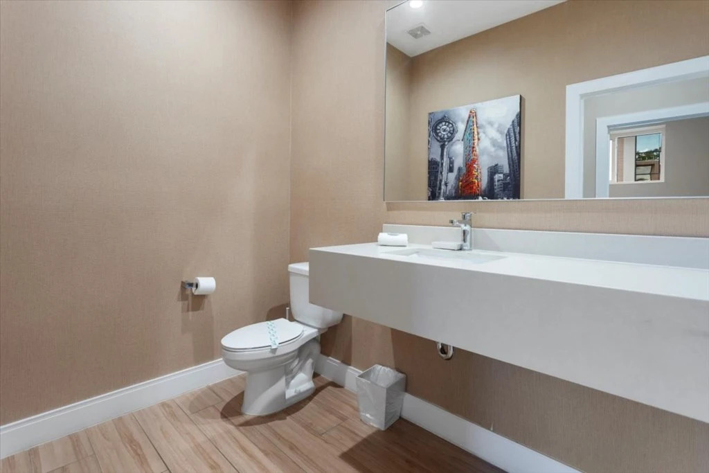 4 Bedrooms - 4,5 Bathrooms - Magic Village 7541 Bd