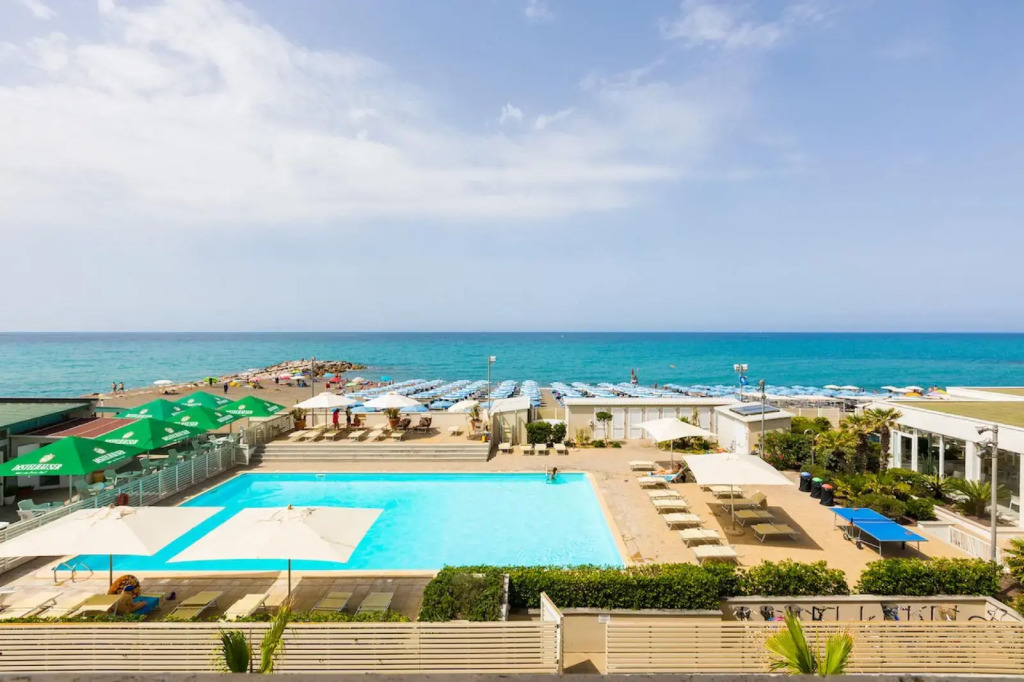 Hotel in Marina di Cecina a few steps from the sea