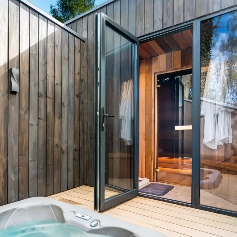 Fawns Keep - Hot Tub and Sauna Retreat