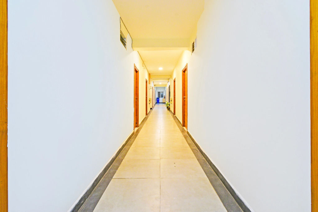 Super Townhouse Kondapur Near Botanical Garden Formerly RRR Inn