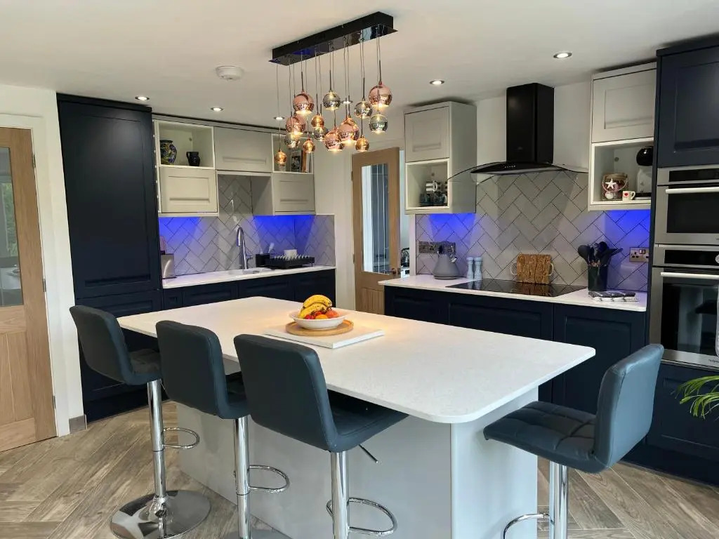 Stylish, Dog Friendly Coastal Bungalow With Garden