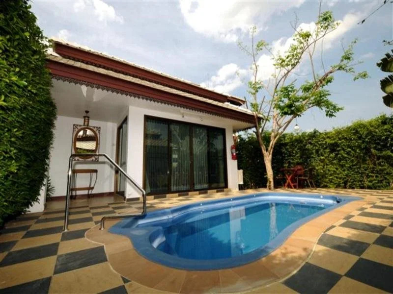 Sasithorn Garden View Hotel(ศศิธร การ์เดน วิว รีสอร์ท)